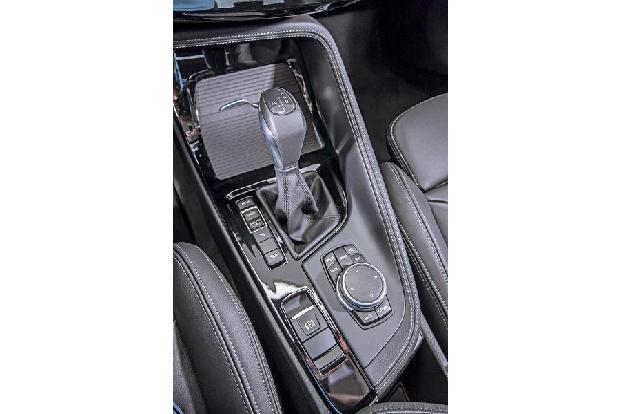 BMW X1 xDrive 20i xLine, Schalthebel