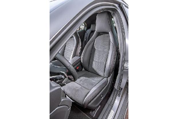 Mercedes GLA 250 4Matic AMG Line, Fahrersitz
