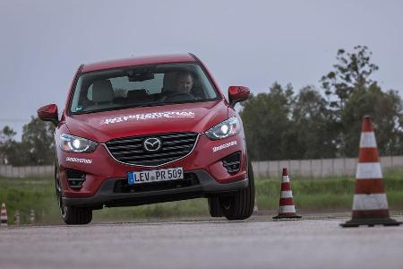 Mazda CX-5 G 192 AWD Sports-Line, Frontansicht, Slalom