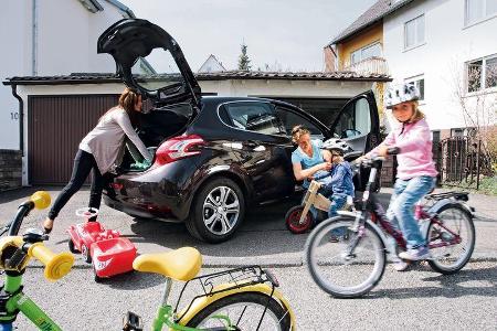 Peugeot 208 e-Hdi 115, Heckklappe offen, Kinder