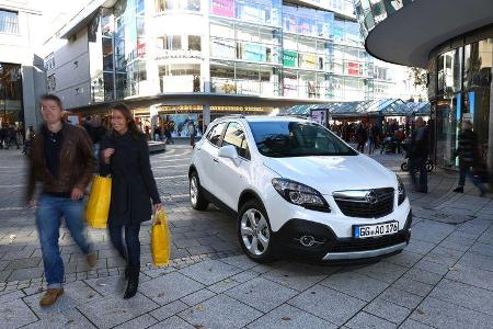 Opel Mokka 1.4 Turbo 4x4, Frontansicht, Einkautstraße Opel Mokka 1.4 Turbo 4x4, Frontansicht, Einkautstraße