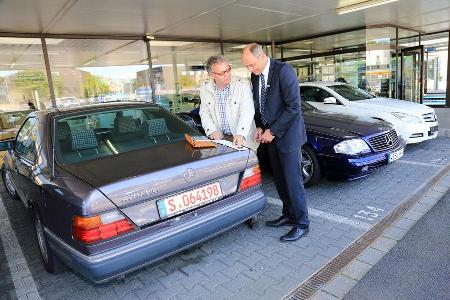 Mercedes 230 CE, Heckansicht