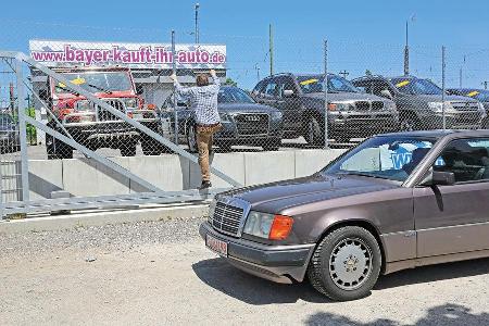 Mercedes 230 CE, Seitenansicht