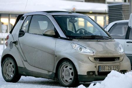 Mercedes-Tuner Brabus nimmt sich auch den neuen Smart vor â das Fortwo-Cabrio ist unserem Erlkönig-Fotografen jetzt vor di...
