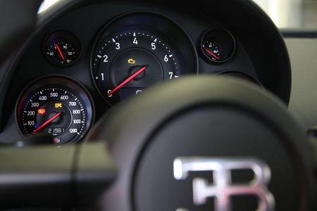 Bugatti Veyron 16.4 Super Sport, Tacho, Rundinstrumente