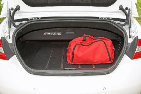 Jaguar XKR-S Cabrio, Kofferraum