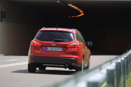 Ford Focus 1.6 Ecoboost Turnier Titan, Heckansicht, Tunnel