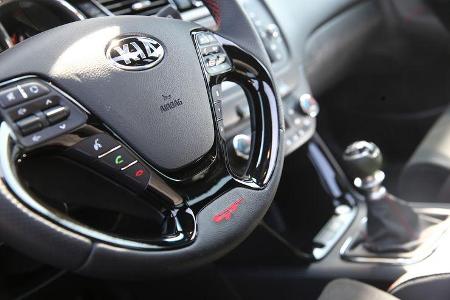 Kia Cee‘d GT, Lenkrad, Detail