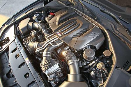 BMW M5, Motor
