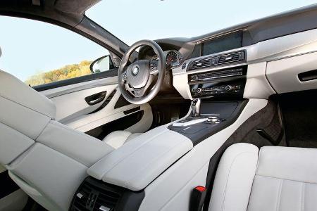 BMW M5, Cockpit