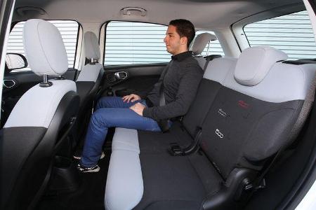 Fiat 500 L 1.4 16V, Rücksitz, Beinfreiheit