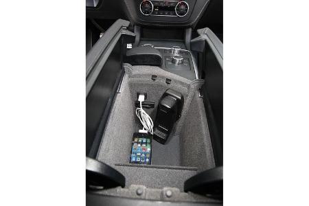 Mercedes ML 250 Bluetec 4-matic, Multimedia-Anschluß