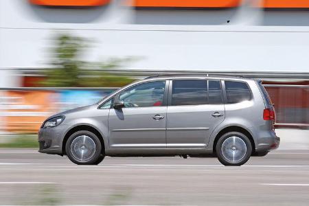 VW Touran TSI Ecofuel, Seitenansicht, Fahrt VW Touran TSI Ecofuel, Seitenansicht, Fahrt