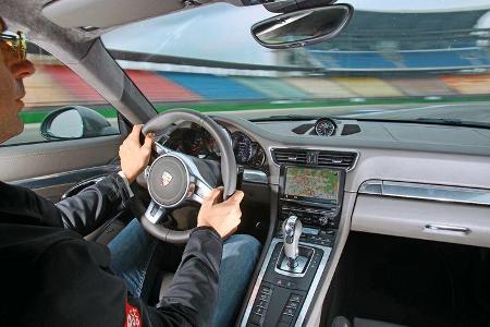 Porsche 911 Carrera S, Cockpit
