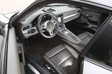 Porsche 911 Carrera S, Cockpit