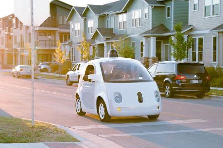 Weltweit bekannt ist natürlich das Google-Auto. Um Vorurteile abzubauen, von Beginn als sympathisch harmloser Asphalt-Knubbe...
