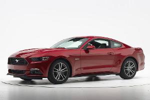 Ford Mustang, Chevy Camaro & Dodge Challenger im IIHS-Crashtest