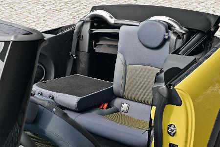 Die Rücksitze lassen sich nun umklappen und vergrößern damit das Ladevolumen.