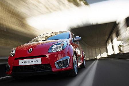 Schon auf dem Genfer Autosalon Anfang 2008 hatte Renault den Twingo RS parallel zum F1-Renner präsentiert. Nun gestatten die...