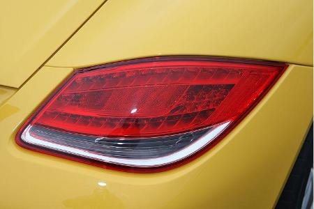 Am Heck des Cayman warnen nun LEDs.