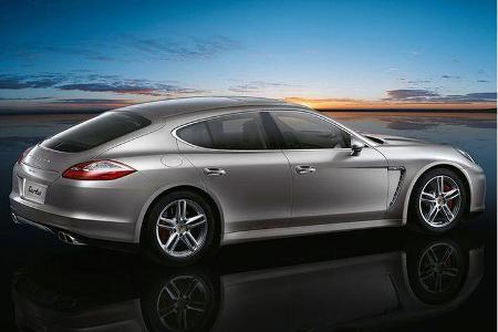 Der Panamera bringt es auf 4,97 Meter Länge.