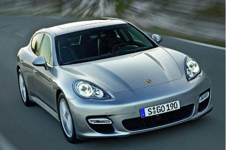 Unter der stark profilierte Motorhaube steck das Herz-Stück: