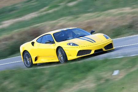 Der Scuderia eine Art GTO-Version des F 430 ...