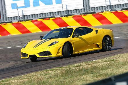 Auf der Rennstrecke in Fiorano kann der Scuderia seine Stärken voll ausspielen.