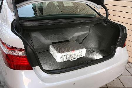 Etwas knapp sind Kofferraum und Zuladung.