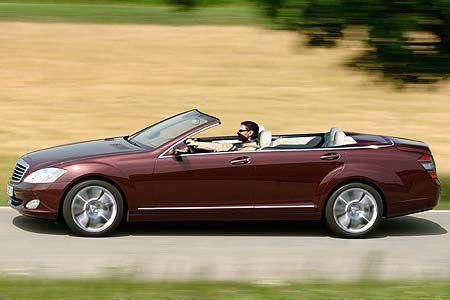 Luxus unter freiem Himmel wie einst beim 300er der fünfziger Jahre: Viertürer-Cabrios haben bei Mercedes Tradition.