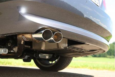 Der Endschalldämpfer entfällt zu Gunsten eines geringeren Gegendrucks, audiophilen Zeitgenossen rückt der Alpina trotzdem ni...