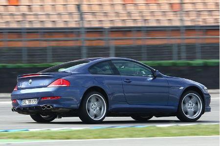 Er braucht sich hinter einer Corvette C6 oder einem Aston Martin V8 Vantage mitnichten zu verstecken.