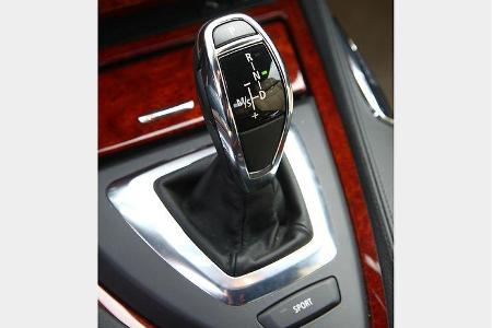 Die mit ZF entwickelte Alpina-Automatik namens Sport Switch-Tronic steckt das martialische Drehmoment von 725 Newtonmeter lo...