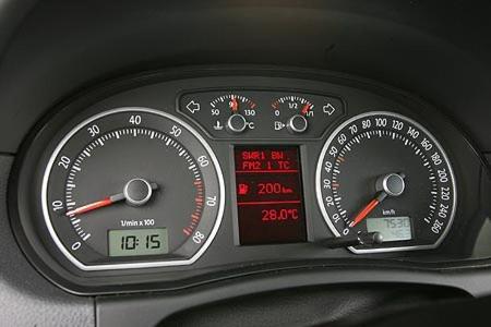 Die Höchstgeschwindigkeit des Polo liegt bei 216 km/h ...