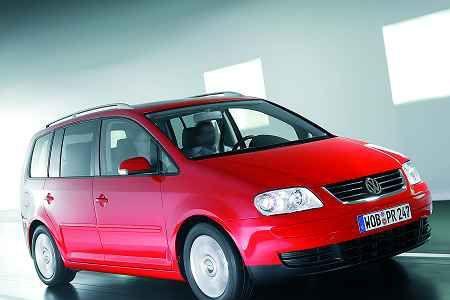 Der VW Touran bekommt das Direktschaltgetriebe DSG und den 2,0-Liter-FSI mit 110 kW (150 PS).