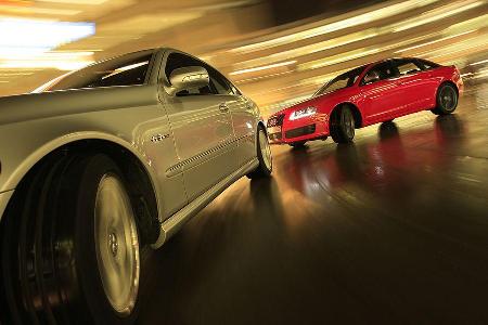 Dabei ist die dynamische Differenz weniger weit auseinander, als der etwas betagte AMG im Vergleich zum frischen Audi vermut...