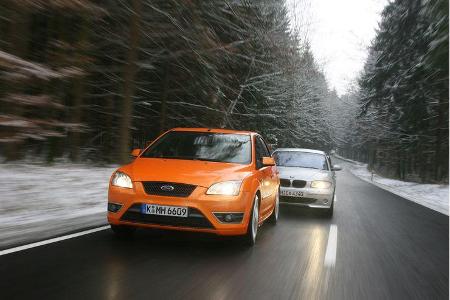 BMW 130i gegen Ford Focus ST 01