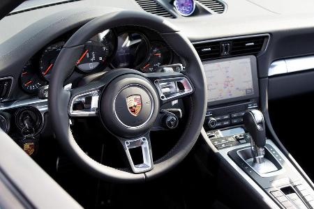 Porsche 911 Carrera Cabriolet, Cockpit