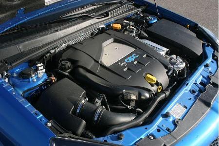 BMW 330i - Opel Vectra OPC 15
