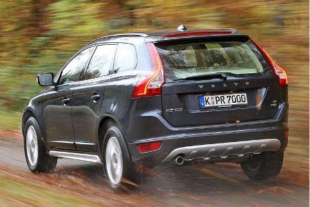 Der Testkandidat erweist sich als Auto, das sich auf Waldwegen ebenso wohlfühlt wie auf der Straße.