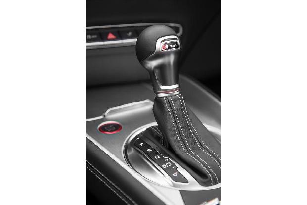 Audi TTS Roadster, Mittelkonsole, Schalthebel