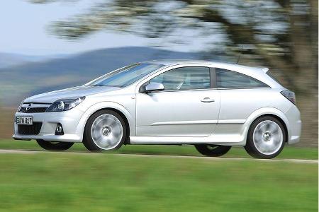 Der Opel Astra OPC hat den Dauertest-Fuhrbark bereichert.