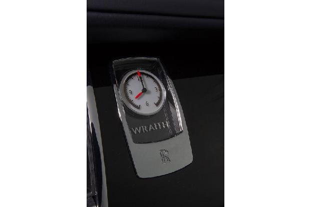 Rolls-Royce Wraith, Uhr