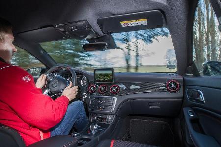 Mercedes CLA 45 Shooting Brake, Innenraum, Cockpit