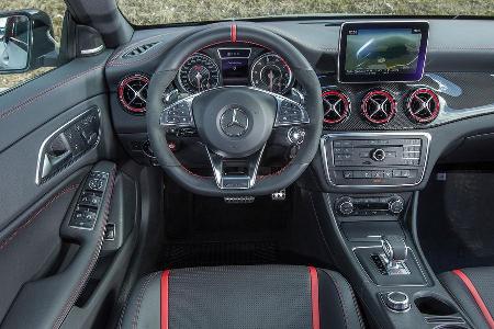 Mercedes CLA 45 Shooting Brake, Innenraum, Cockpit