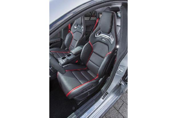 Mercedes CLA 45 Shooting Brake, Sportsitze