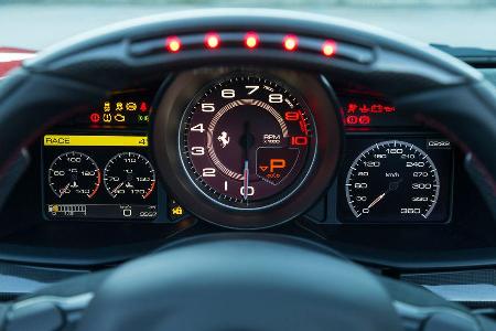 Ferrai 458 Speciale A, Rundinstrumente