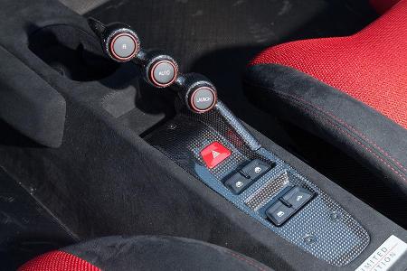 Ferrai 458 Speciale A, Mittelkonsole
