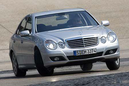 Mercedes E 220 CDI: Bei Ãberlandfahrt ist der Mercedes-Diesel sehr sparsam.