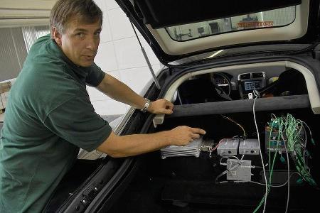 Im Heck des Prototypen messen Computer die gesamten Telemetriedaten.